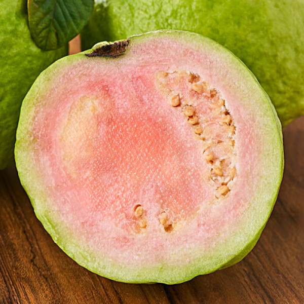 Thai Guava - Pink Centre, 1 pc (approx. 200 - 300 g)